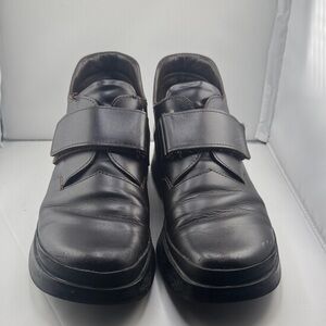 Prada Chunky Velcro Strap
Derbies Brown